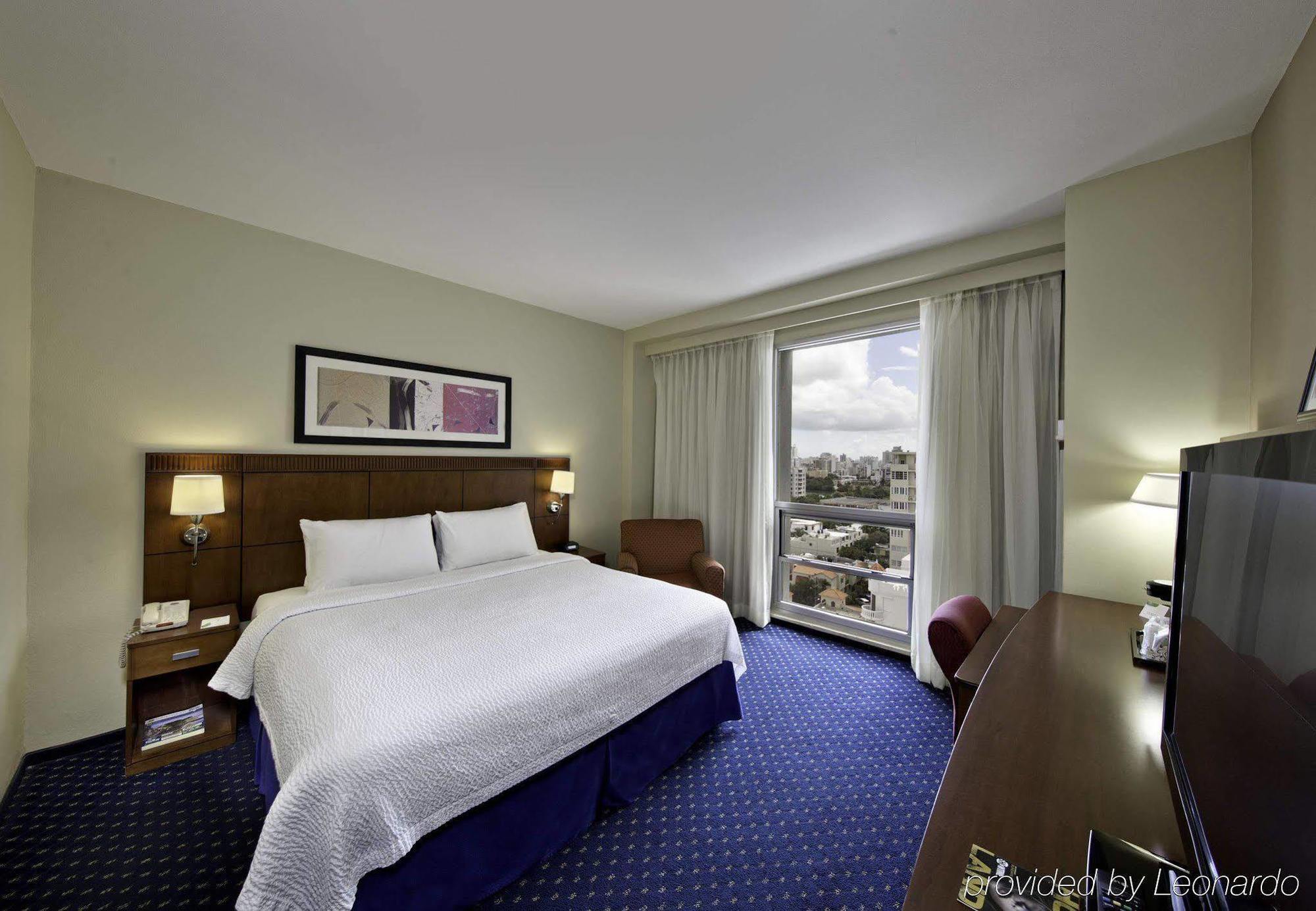 Courtyard By Marriott San Juan Miramar Hotel Exterior photo